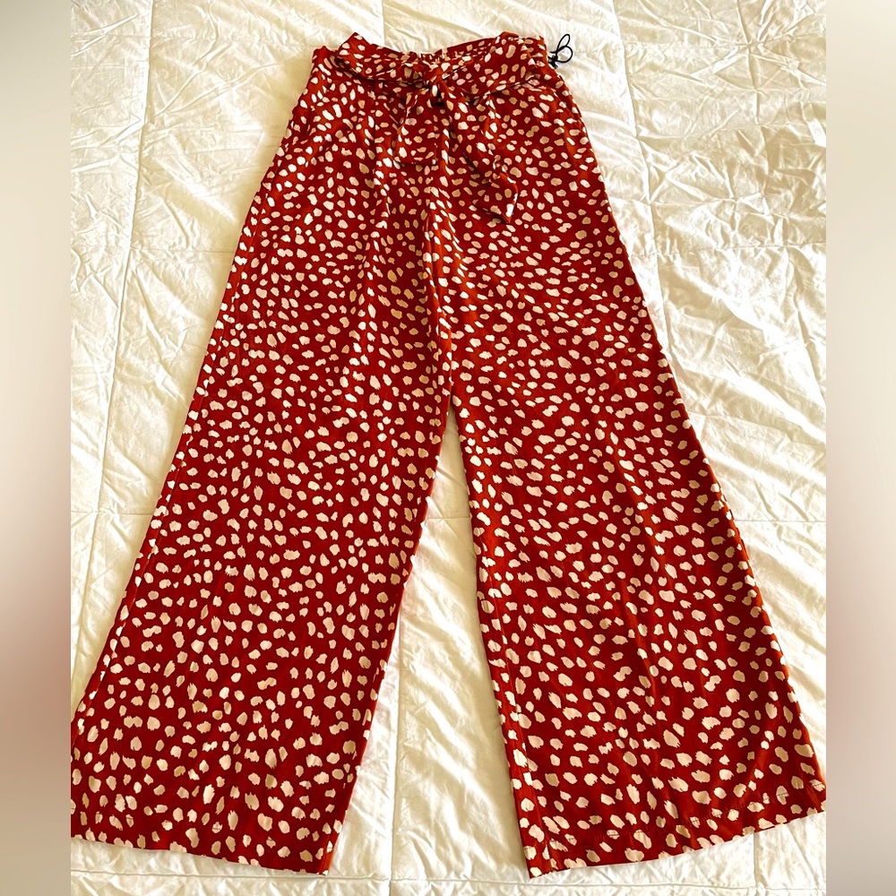 FOREVER 21 The Mia Pant Palazzo Style - Medium (NWT)